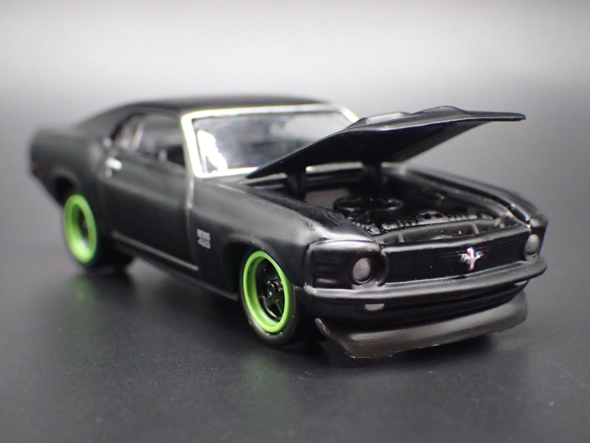 1970 70 FORD MUSTANG BOSS 429 FASTBACK BLACK 1:64 SCALE DIORAMA DIECAST MODEL CAR