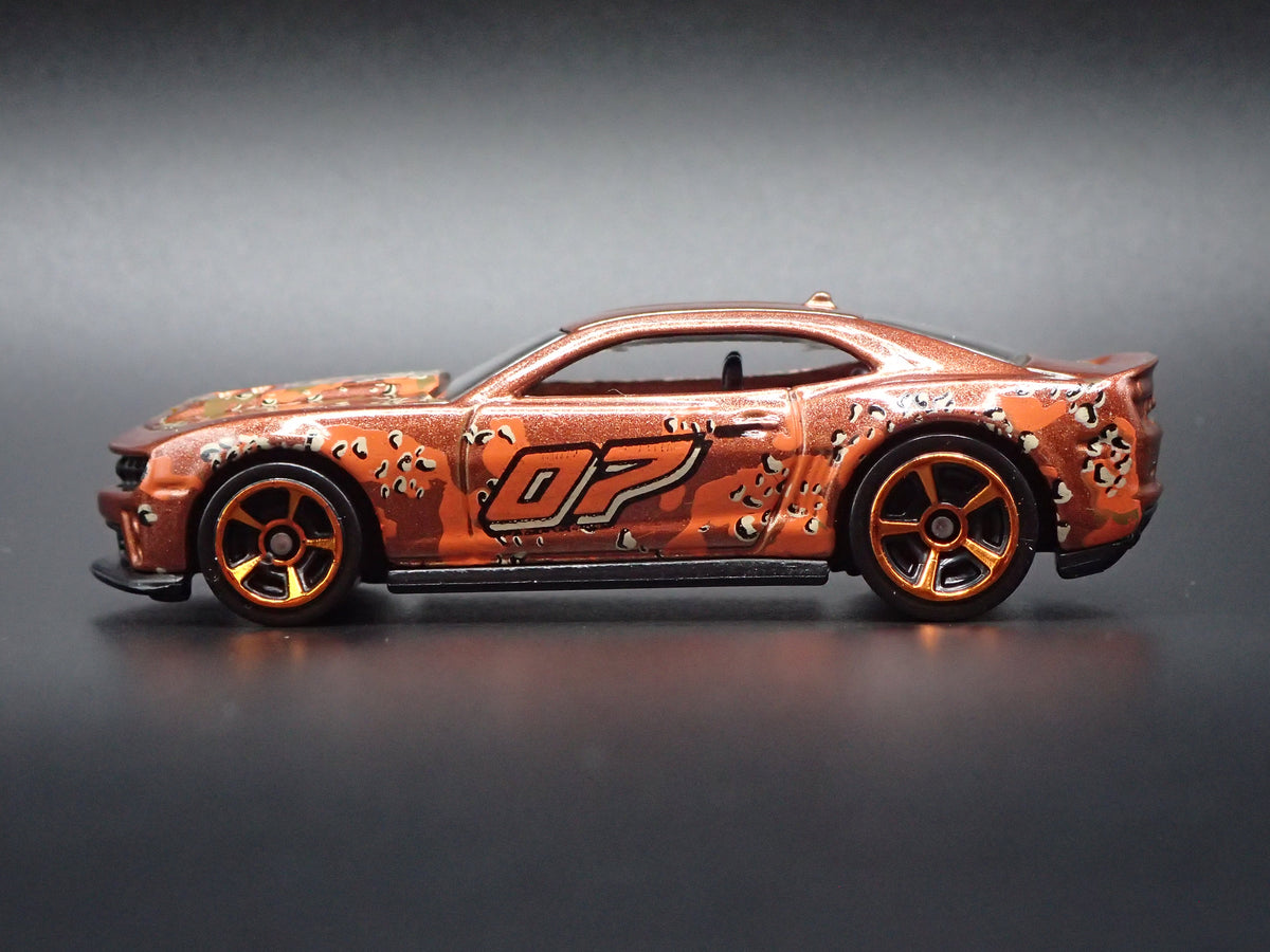 2010-2015 CHEVY CHEVROLET CAMARO ZL1 1:64 SCALE DIORAMA DIECAST MODEL CAR
