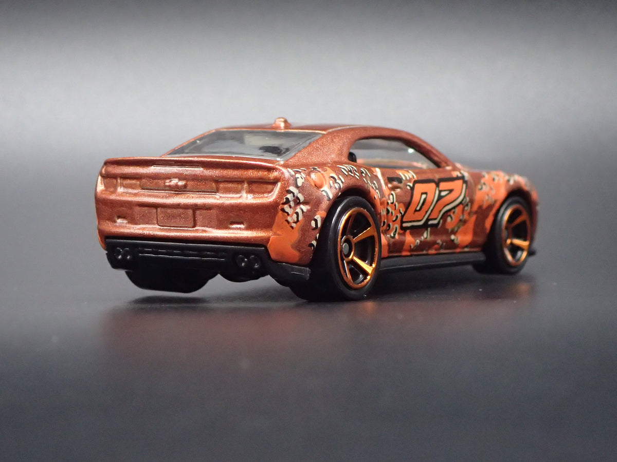 2010-2015 CHEVY CHEVROLET CAMARO ZL1 1:64 SCALE DIORAMA DIECAST MODEL CAR