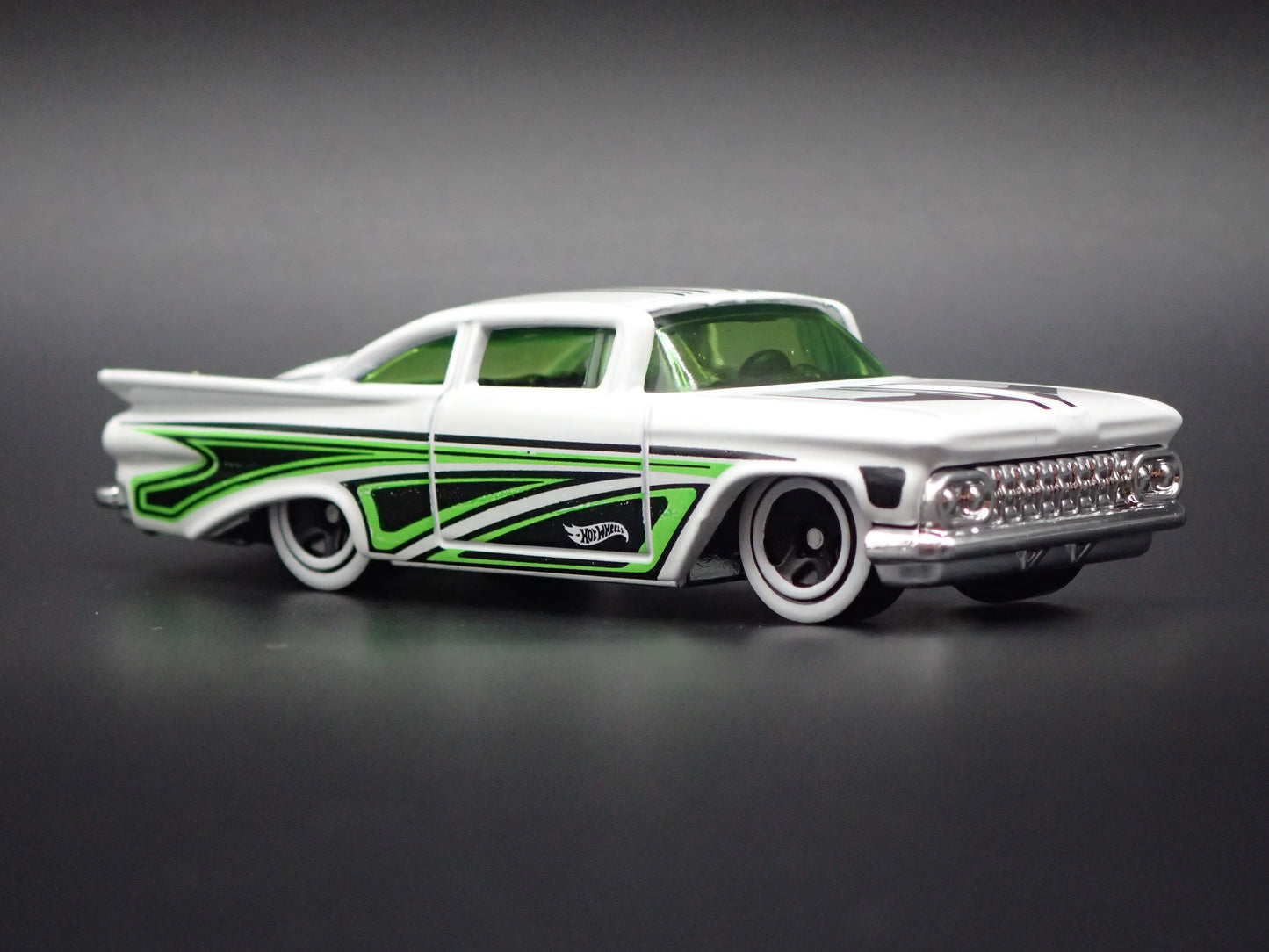 1959 59 CHEVY CHEVROLET IMPALA 1:64 SCALE COLLECTIBLE DIORAMA DIECAST MODEL CAR