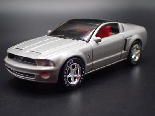 2004 04 FORD MUSTANG GT CONCEPT SILVER 1:64 SCALE COLLECTIBLE DIECAST MODEL CAR-Burning Rubber Toy Company
