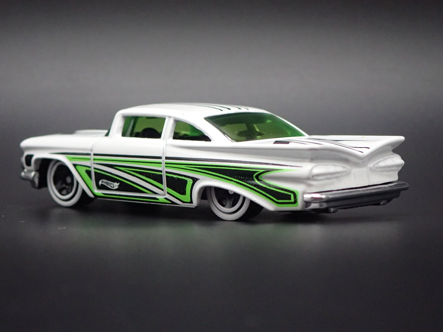 1959 59 CHEVY CHEVROLET IMPALA 1:64 SCALE COLLECTIBLE DIORAMA DIECAST MODEL CAR