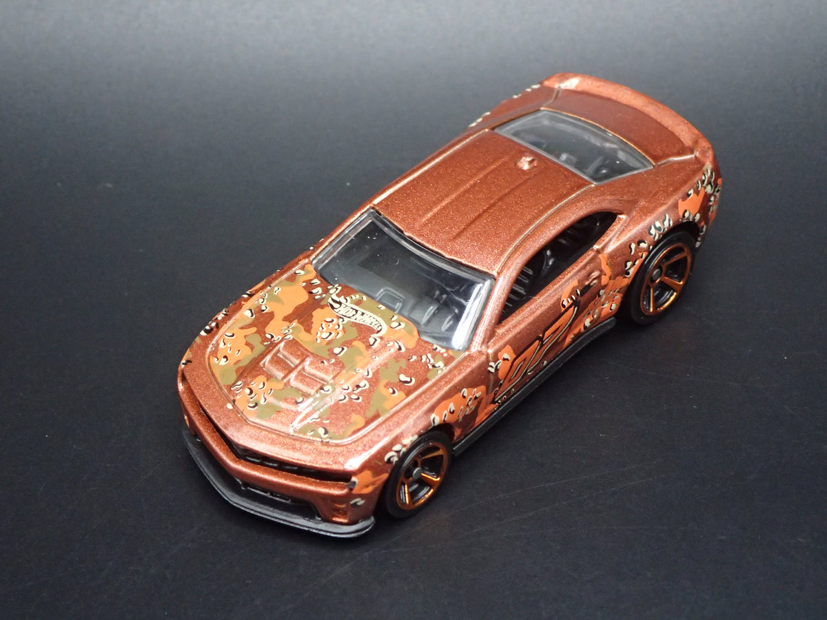 2010-2015 CHEVY CHEVROLET CAMARO ZL1 1:64 SCALE DIORAMA DIECAST MODEL CAR