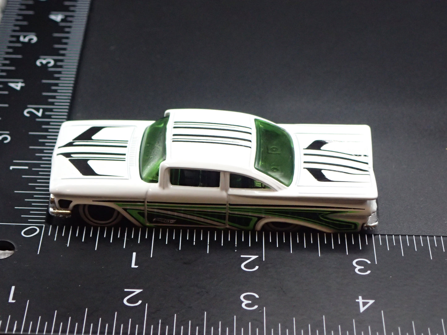 1959 59 CHEVY CHEVROLET IMPALA 1:64 SCALE COLLECTIBLE DIORAMA DIECAST MODEL CAR