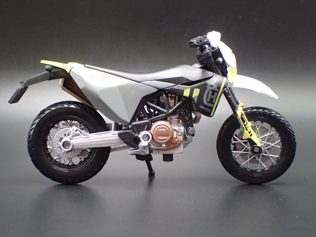 HUSQVARNA 701 SUPERMOTO BIKE MOTORCYCLE GRAY 1/18 SCALE DIECAST MODEL BIKE