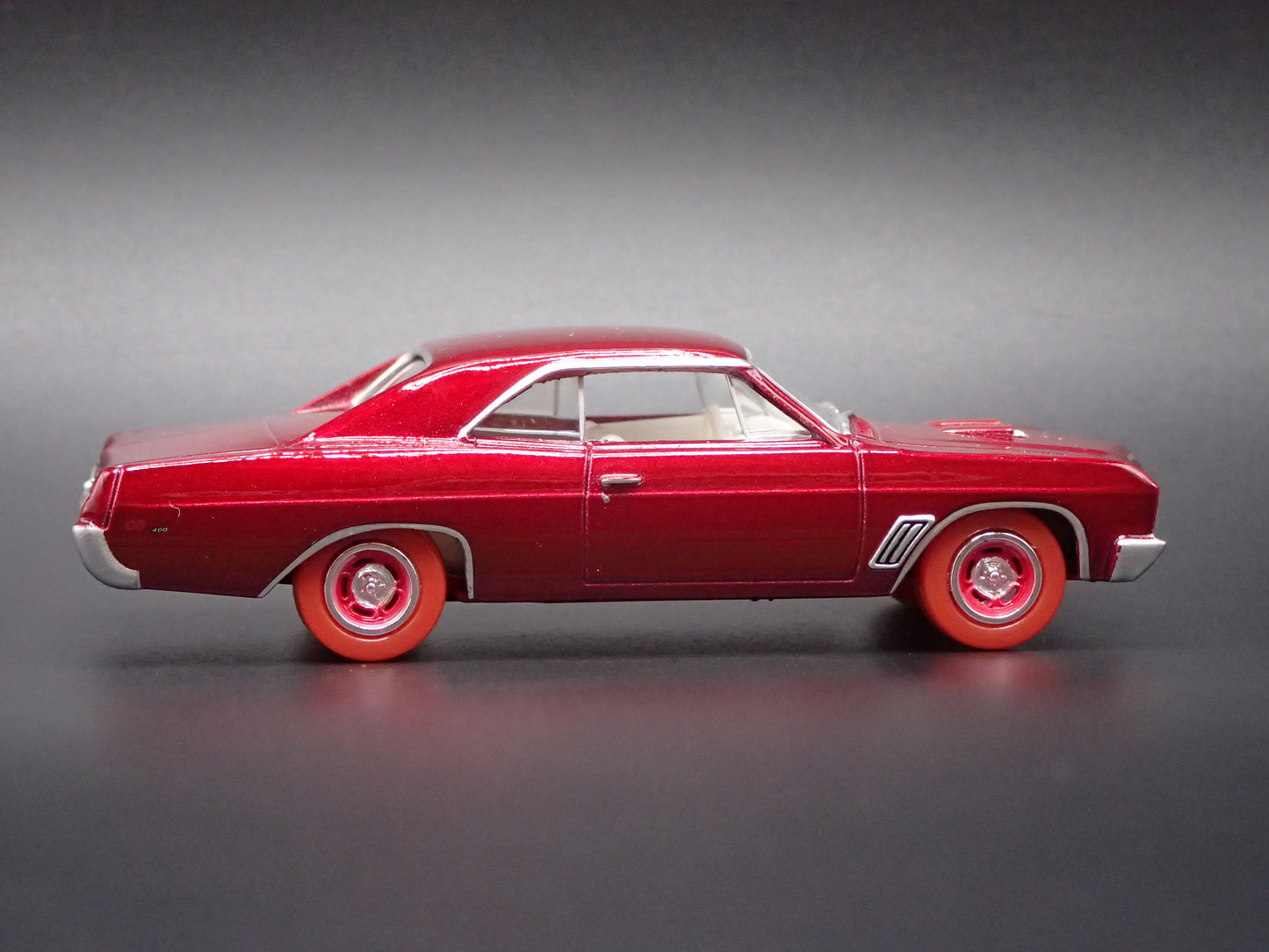 1967 67 BUICK GS 400 ULTRA RED CHASE 1:64 SCALE DIORAMA DIECAST MODEL CAR