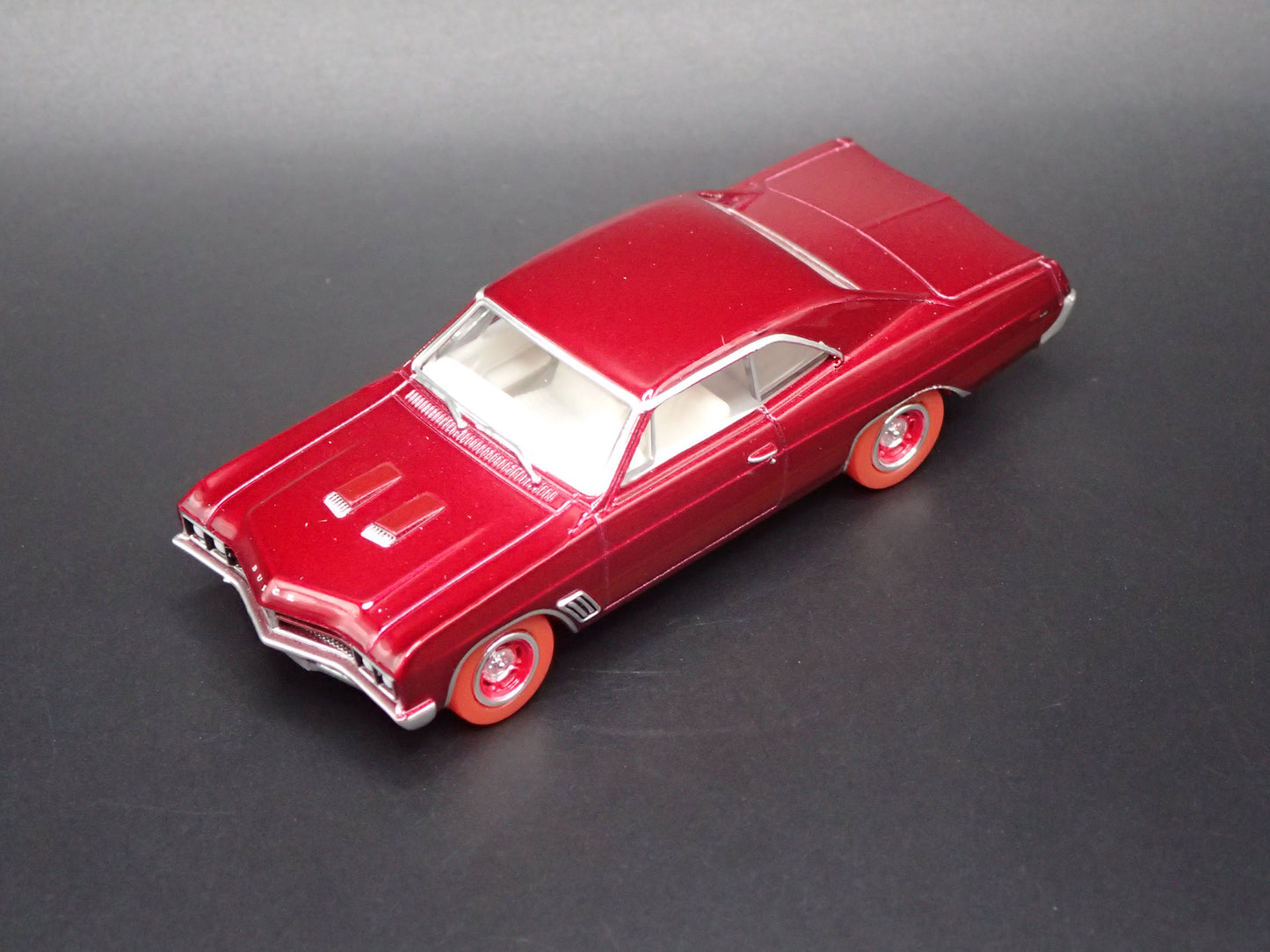 1967 67 BUICK GS 400 ULTRA RED CHASE 1:64 SCALE DIORAMA DIECAST MODEL CAR