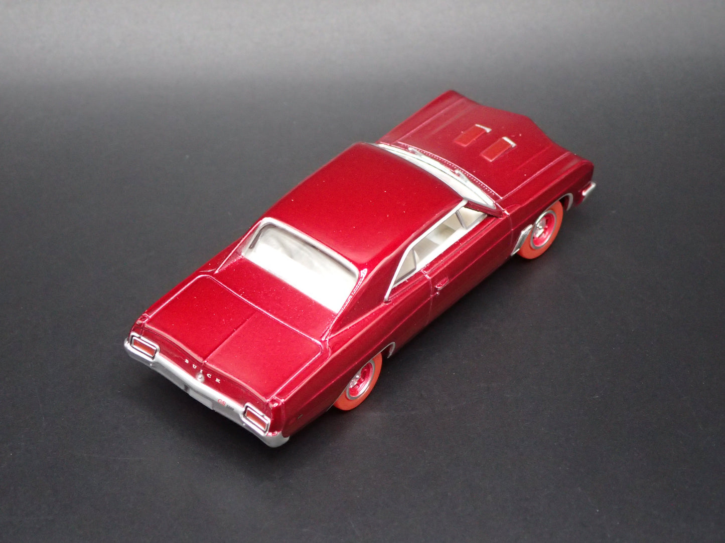 1967 67 BUICK GS 400 ULTRA RED CHASE 1:64 SCALE DIORAMA DIECAST MODEL CAR