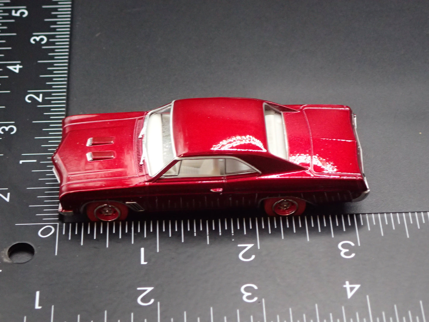 1967 67 BUICK GS 400 ULTRA RED CHASE 1:64 SCALE DIORAMA DIECAST MODEL CAR