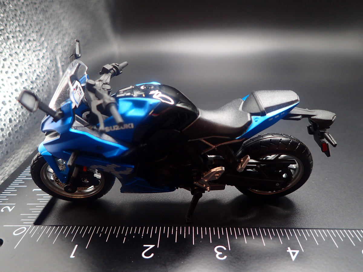 SUZUKI GSX-8R SPORT BIKE MOTORCYCLE BLUE 1/18 SCALE DIECAST MODEL BIKE