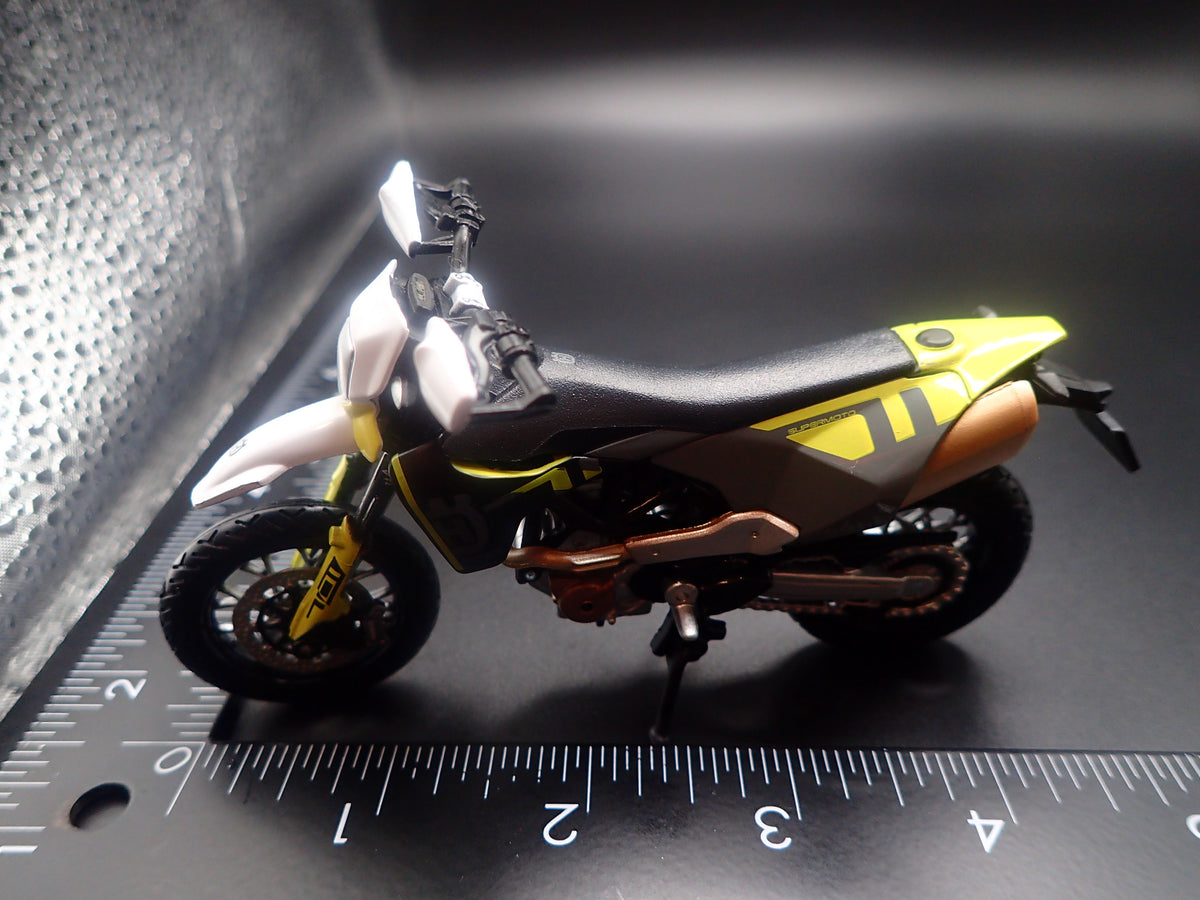 HUSQVARNA 701 SUPERMOTO BIKE MOTORCYCLE GRAY 1/18 SCALE DIECAST MODEL BIKE