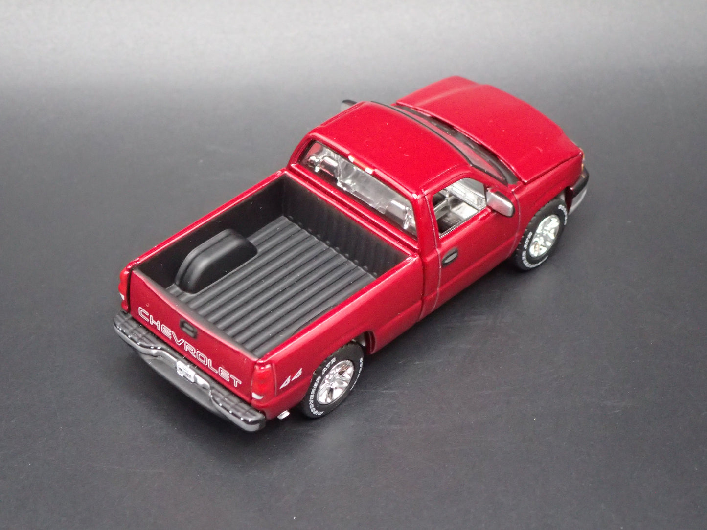 2003-2006 CHEVY CHEVROLET SILVERADO TRUCK SS CATEYE 1:64 SCALE DIECAST MODEL CAR