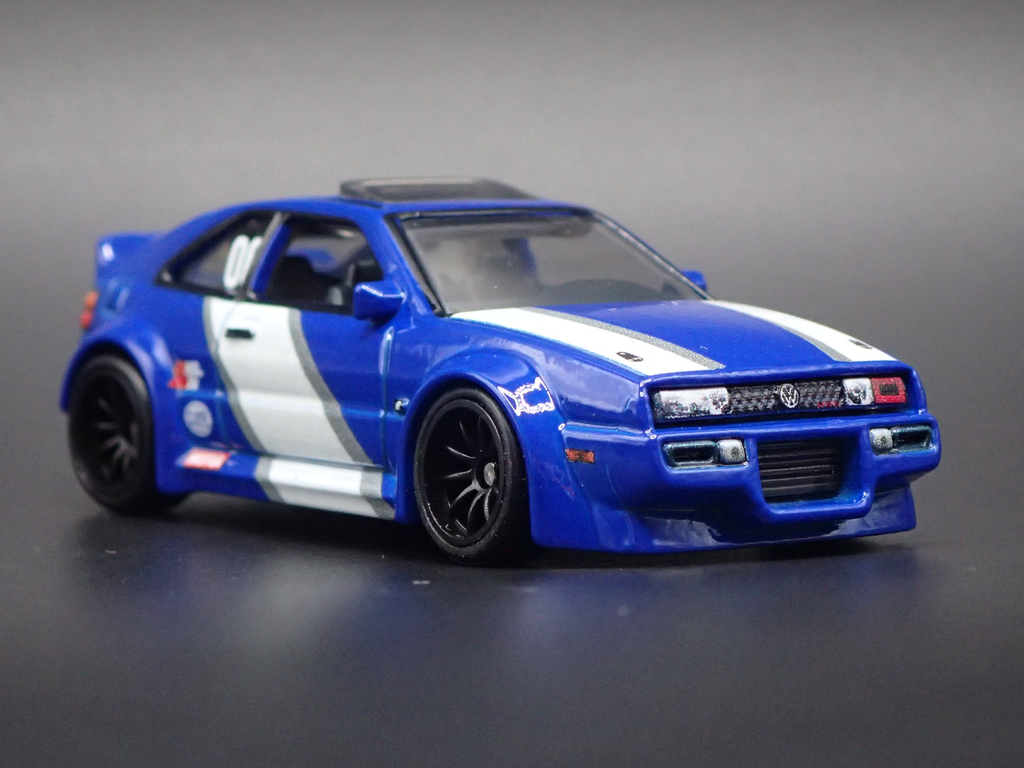 1988-1995 VW VOLKSWAGEN CORRADO VR6 BLUE 1:64 SCALE DIORAMA DIECAST MODEL CAR