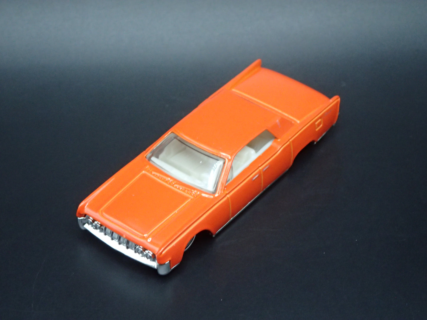 1964 64 LINCOLN CONTINENTAL 1:64 SCALE COLLECTIBLE DIORAMA DIECAST MODEL CAR
