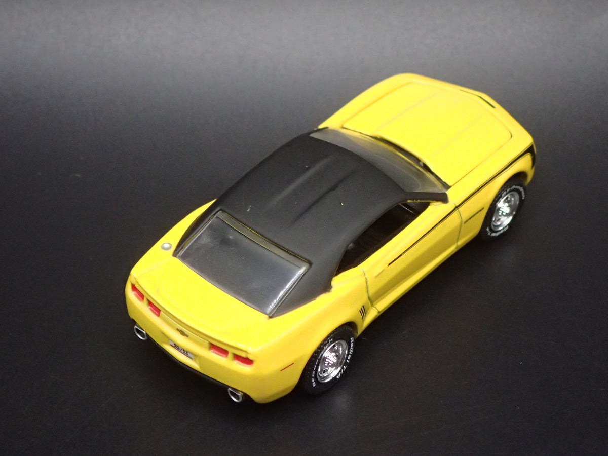 2010-2015 CHEVY CHEVROLET CAMARO YELLOW 1:64 SCALE DIORAMA DIECAST MODEL CAR