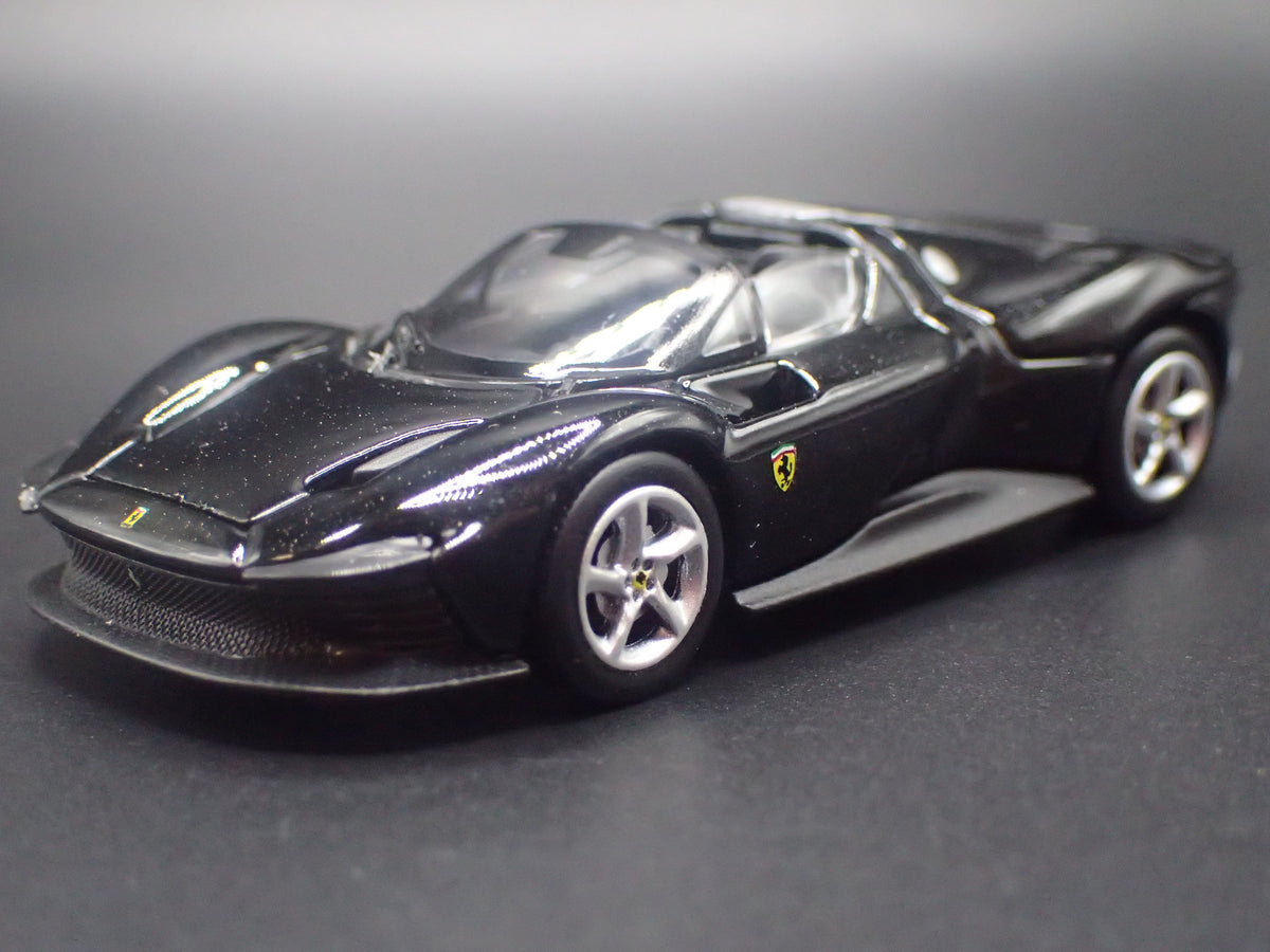 2023 23 FERRARI DAYTONA SP3 BLACK 1:64 SCALE COLLECTIBLE DIORAMA DIECAST MODEL CAR