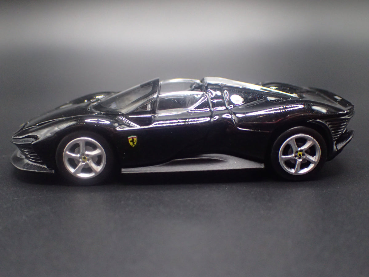 2023 23 FERRARI DAYTONA SP3 BLACK 1:64 SCALE COLLECTIBLE DIORAMA DIECAST MODEL CAR
