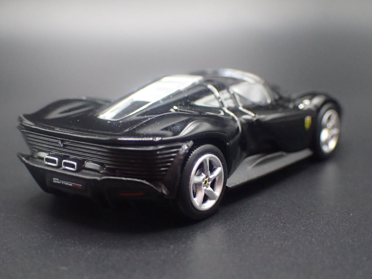 2023 23 FERRARI DAYTONA SP3 BLACK 1:64 SCALE COLLECTIBLE DIORAMA DIECAST MODEL CAR