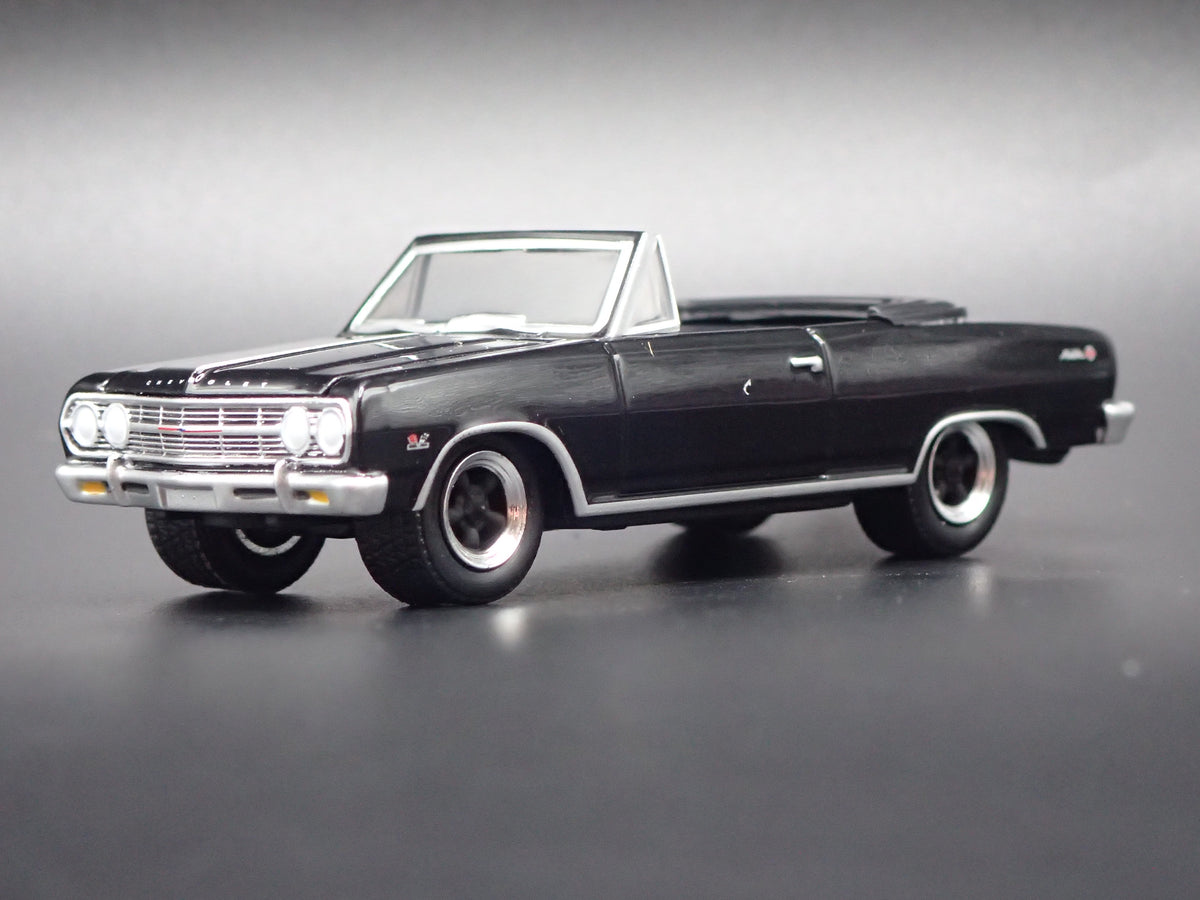 1965 65 CHEVY CHEVROLET CHEVELLE CONVERTIBLE 1:64 SCALE DIORAMA DIECAST MODEL CAR