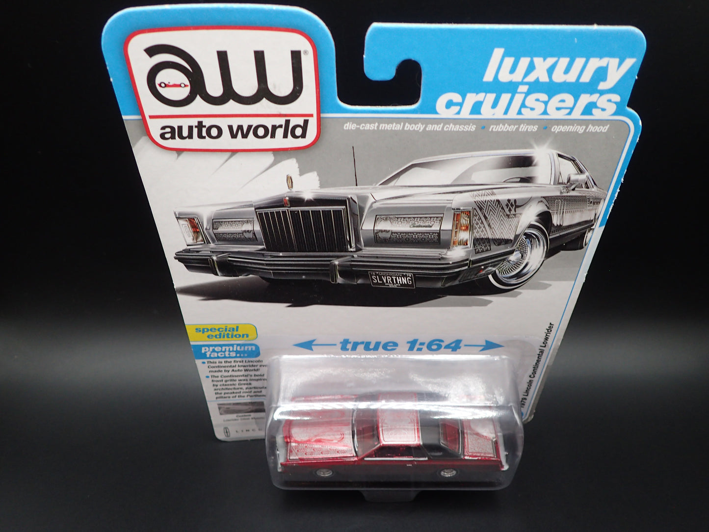 2024 AUTO WORLD ULTRA RED CHASE 1979 LINCOLN CONTINENTAL MARK V LUXURY 6A CHASE