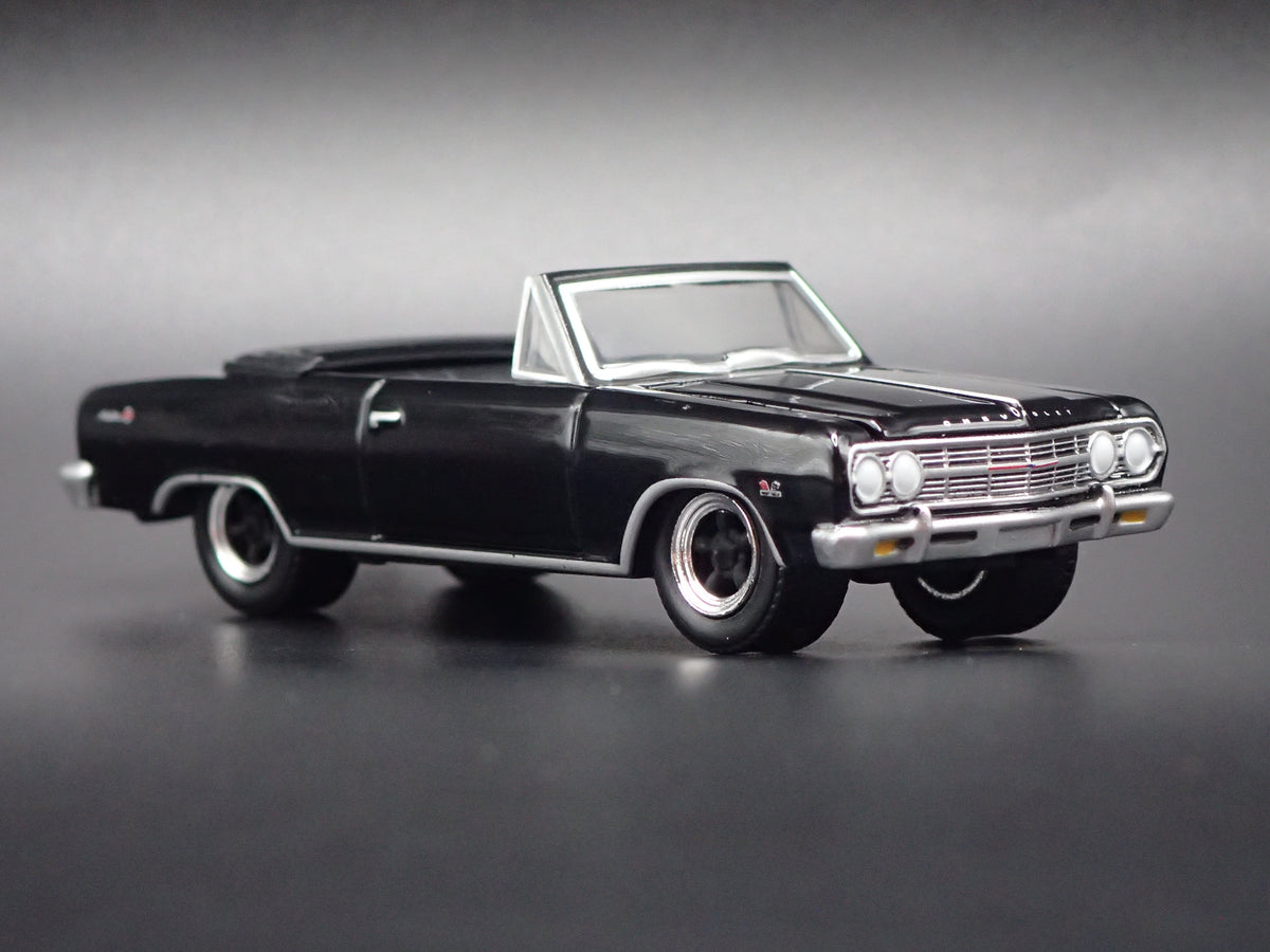 1965 65 CHEVY CHEVROLET CHEVELLE CONVERTIBLE 1:64 SCALE DIORAMA DIECAST MODEL CAR