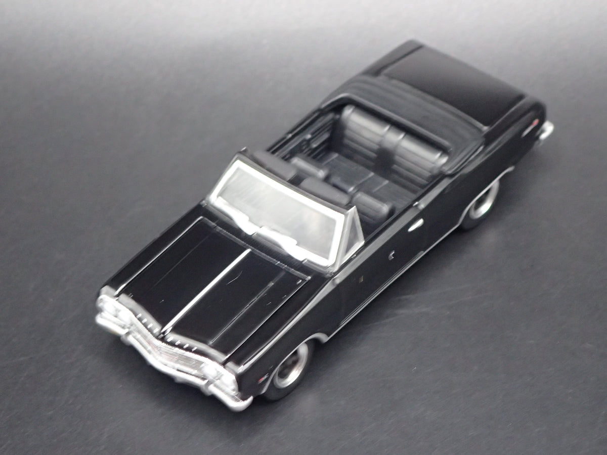1965 65 CHEVY CHEVROLET CHEVELLE CONVERTIBLE 1:64 SCALE DIORAMA DIECAST MODEL CAR