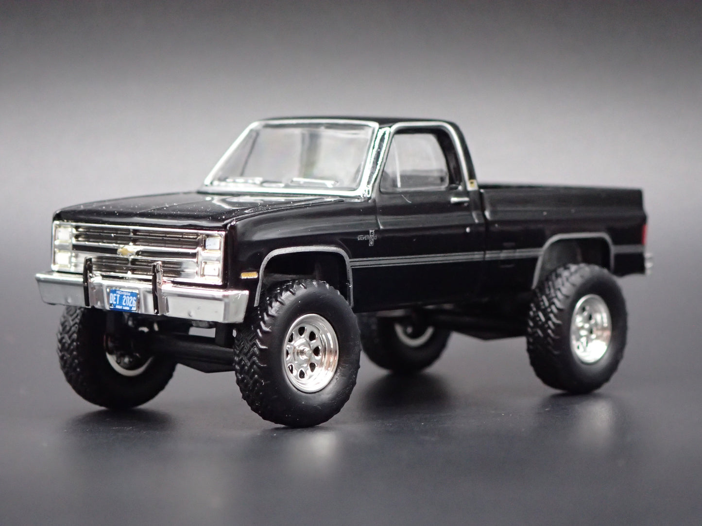 1981 81 CHEVY CHEVROLET K10 4x4 PICKUP TRUCK BLACK 1/64 SCALE DIECAST MODEL CAR
