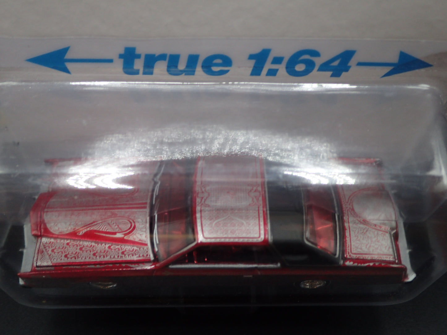 2024 AUTO WORLD ULTRA RED CHASE 1979 LINCOLN CONTINENTAL MARK V LUXURY 6A CHASE