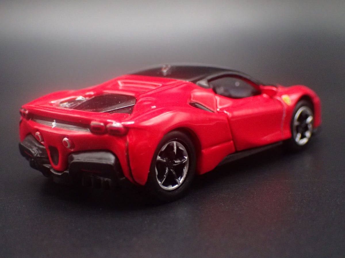 2020-2025 FERRARI SF90 STRADALE 1:64 SCALE COLLECTIBLE DIORAMA DIECAST MODEL CAR