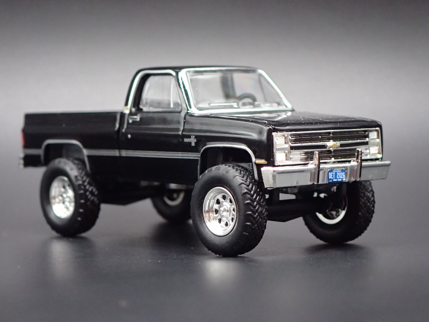 1981 81 CHEVY CHEVROLET K10 4x4 PICKUP TRUCK BLACK 1/64 SCALE DIECAST MODEL CAR