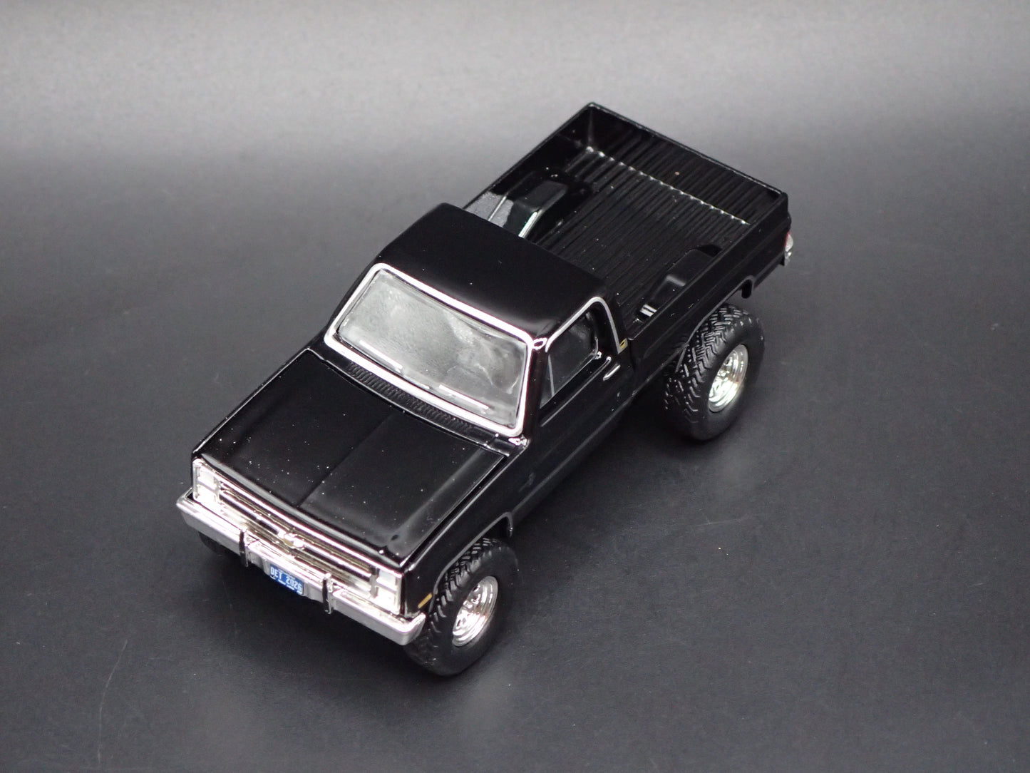 1981 81 CHEVY CHEVROLET K10 4x4 PICKUP TRUCK BLACK 1/64 SCALE DIECAST MODEL CAR