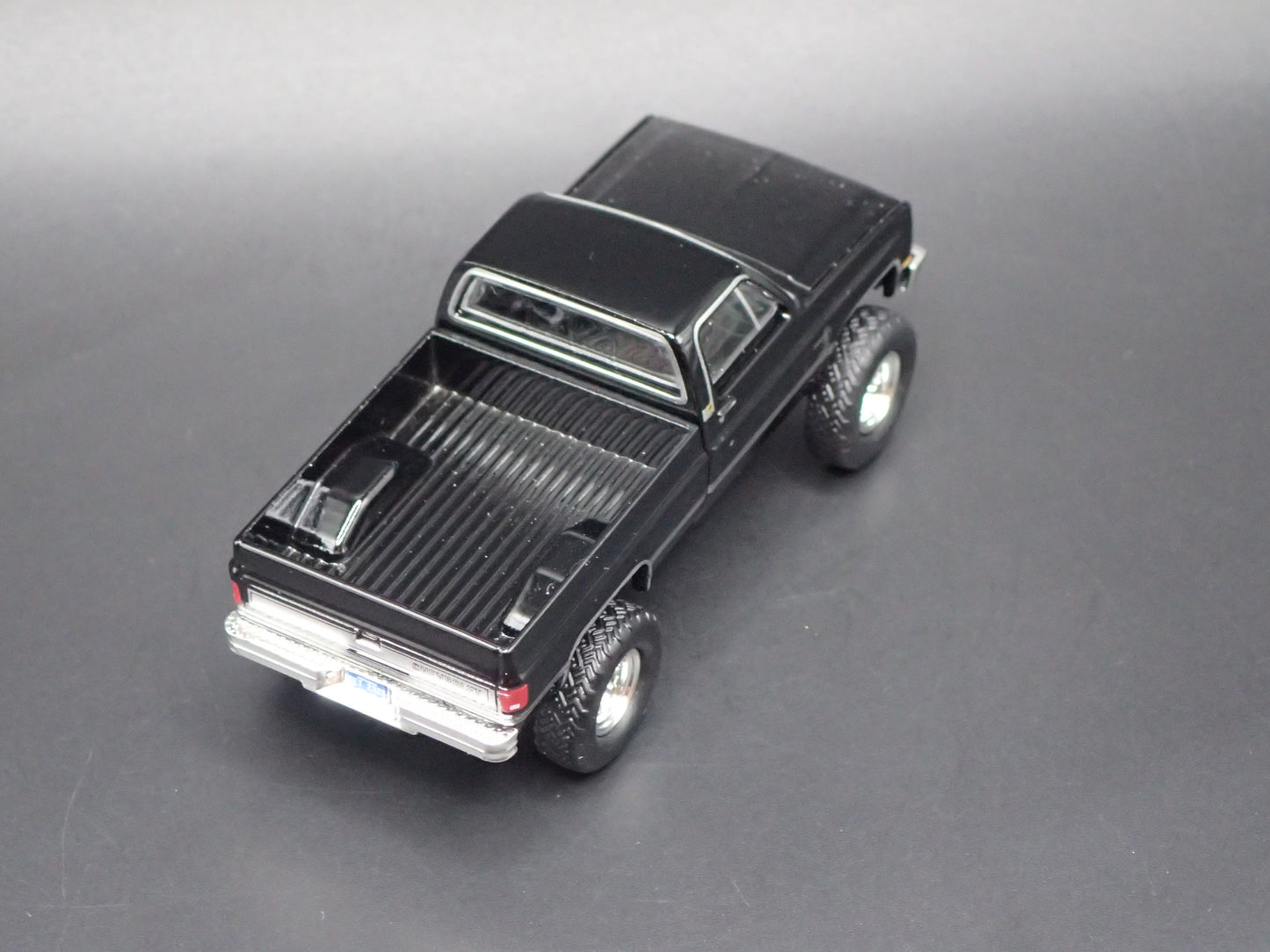 1981 81 CHEVY CHEVROLET K10 4x4 PICKUP TRUCK BLACK 1/64 SCALE DIECAST MODEL CAR