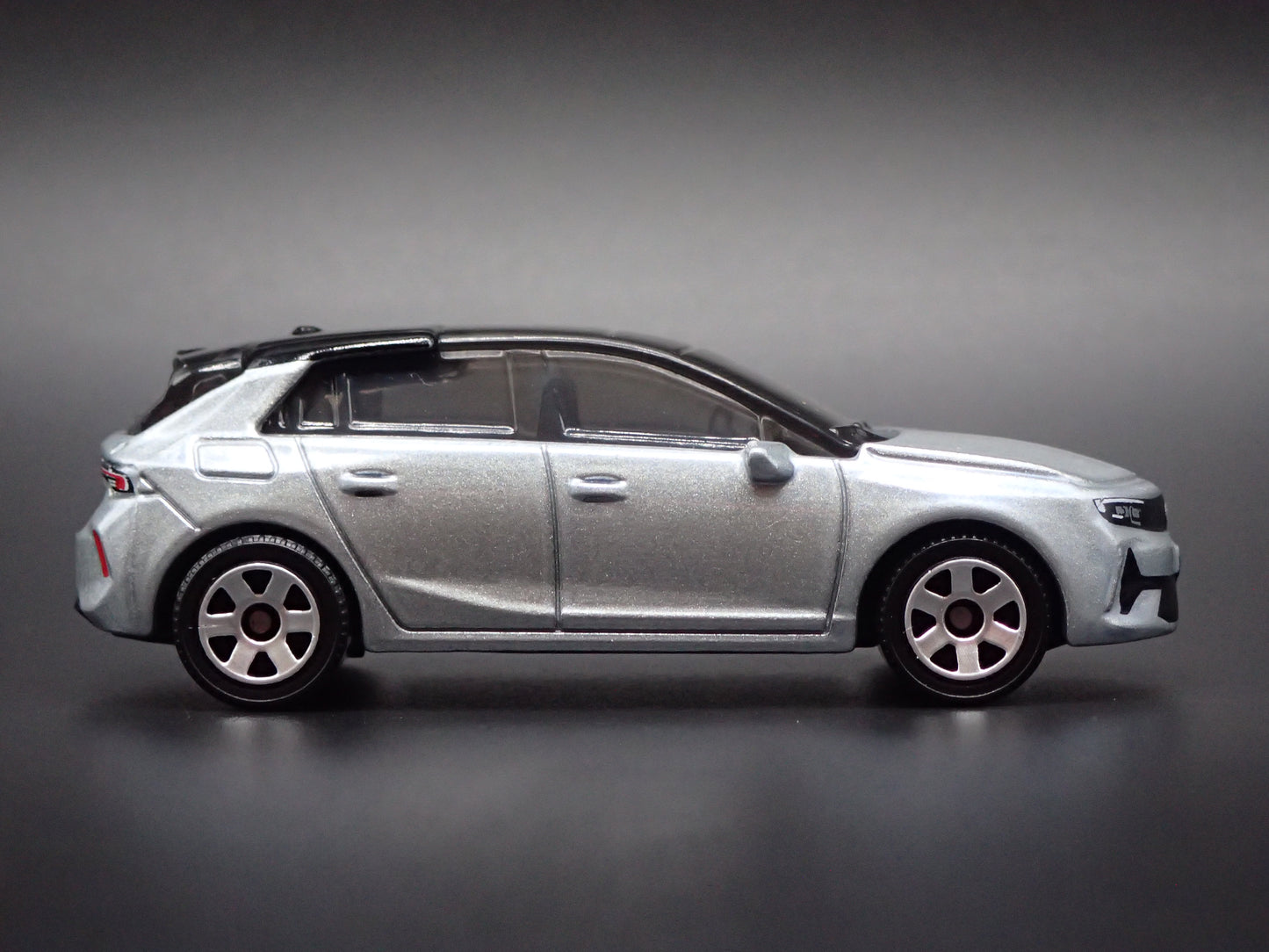 2021-2026 OPEL ASTRA 4 DOOR 1:64 SCALE COLLECTIBLE DIORAMA DIECAST MODEL CAR