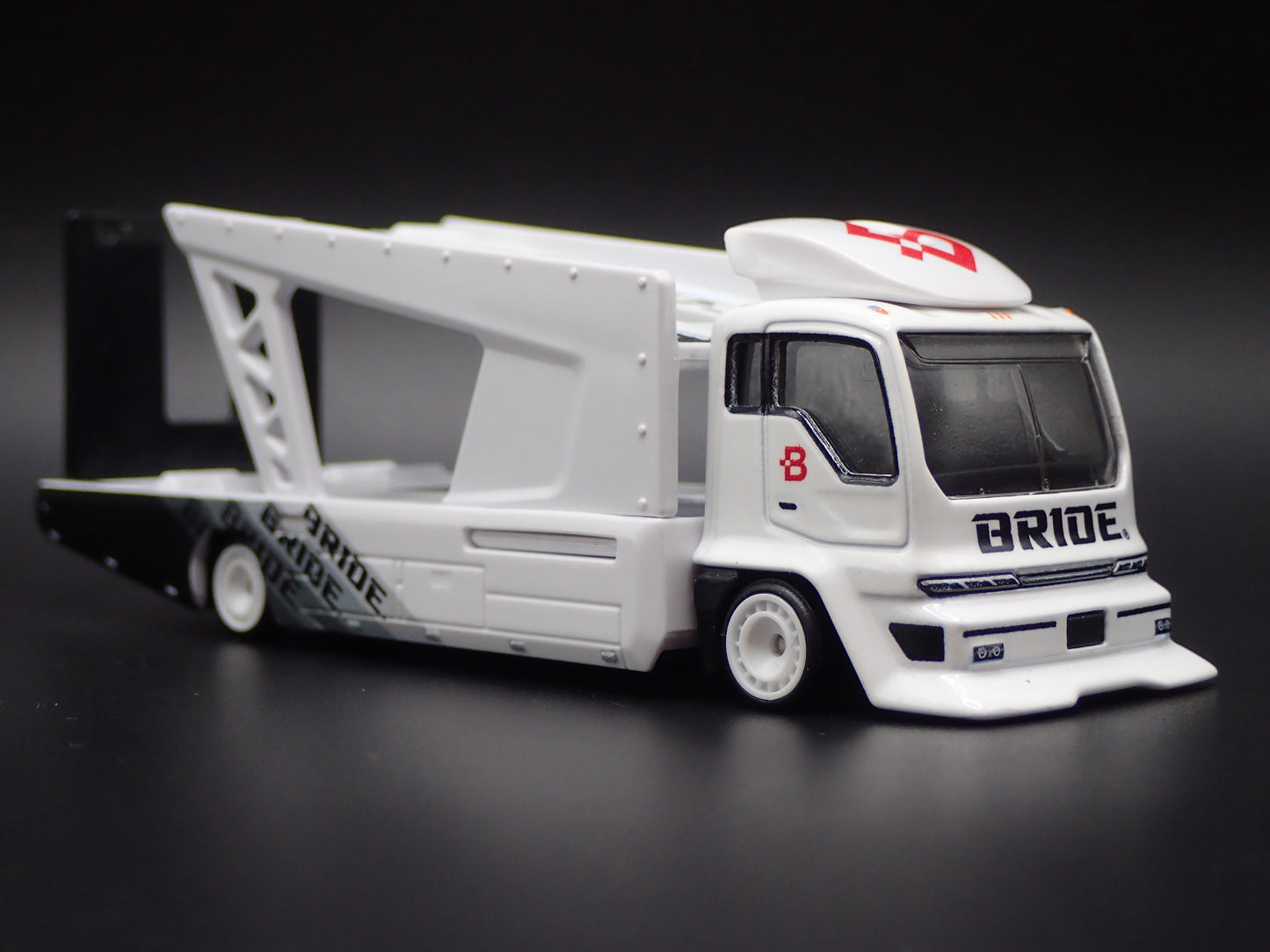 MODERN FLATBED CAR HAULER TRUCK WHITE 1/64 SCALE DIECAST MODEL