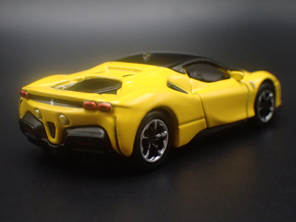 2020-2025 FERRARI SF90 STRADALE 1:64 SCALE COLLECTIBLE DIORAMA DIECAST MODEL CAR