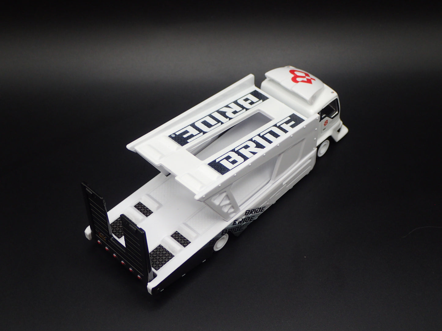 MODERN FLATBED CAR HAULER TRUCK WHITE 1/64 SCALE DIECAST MODEL