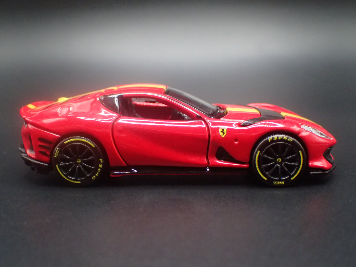 2017-2024 FERRARI 812 COMPETIZIONE 1:64 SCALE COLLECTIBLE DIORAMA DIECAST MODEL CAR
