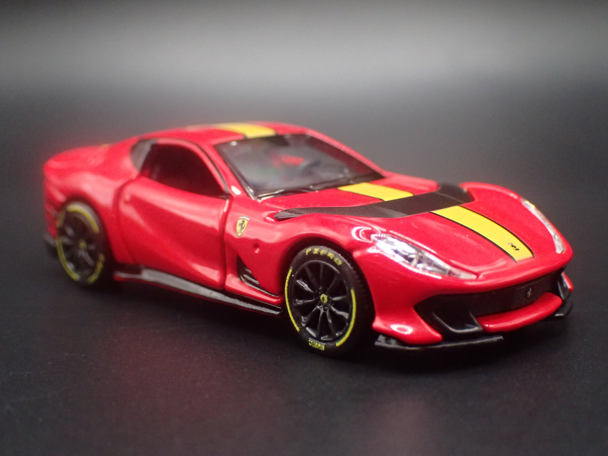 2017-2024 FERRARI 812 COMPETIZIONE 1:64 SCALE COLLECTIBLE DIORAMA DIECAST MODEL CAR