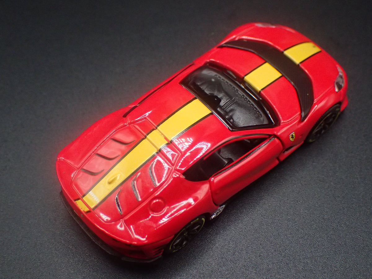 2017-2024 FERRARI 812 COMPETIZIONE 1:64 SCALE COLLECTIBLE DIORAMA DIECAST MODEL CAR