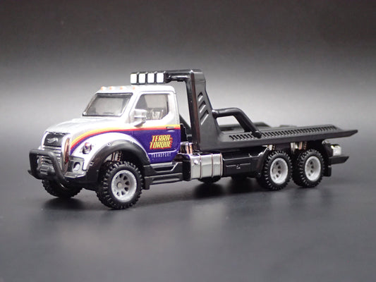 MODERN FLATBED CAR HAULER TRUCK GRAY 1/64 SCALE DIORAMA DIECAST MODEL CAR