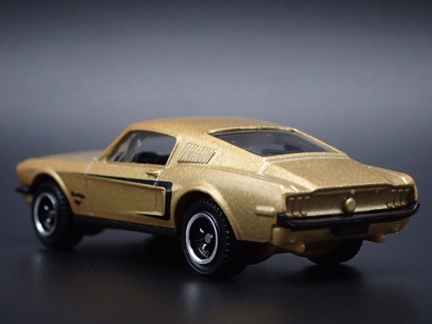 1968 68 FORD MUSTANG FASTBACK GOLD 1:64 SCALE DIORAMA DIECAST MODEL CAR