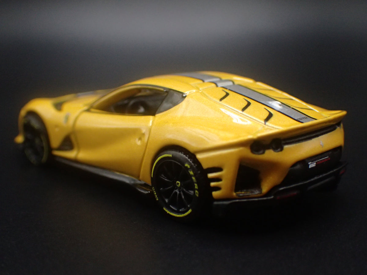 2017-2024 FERRARI 812 COMPETIZIONE 1:64 SCALE COLLECTIBLE DIORAMA DIECAST MODEL CAR