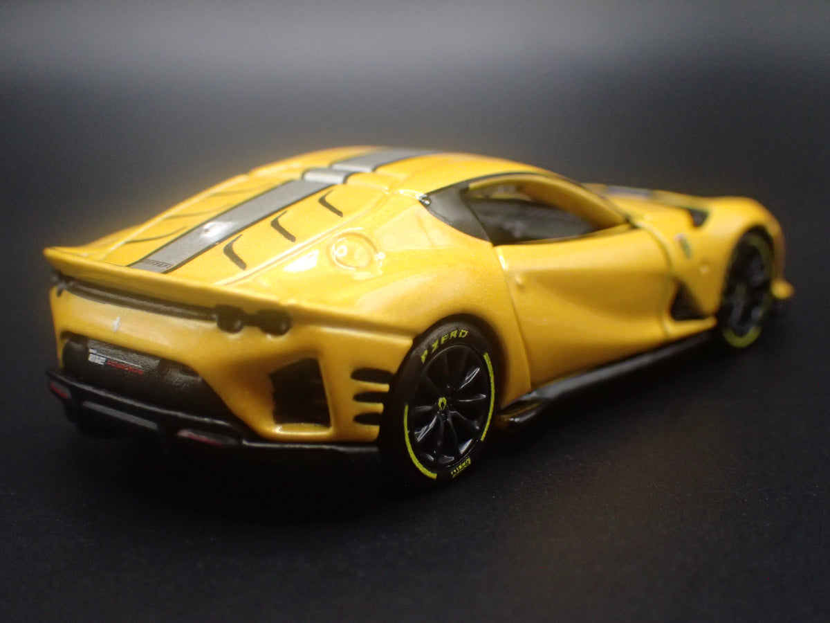 2017-2024 FERRARI 812 COMPETIZIONE 1:64 SCALE COLLECTIBLE DIORAMA DIECAST MODEL CAR