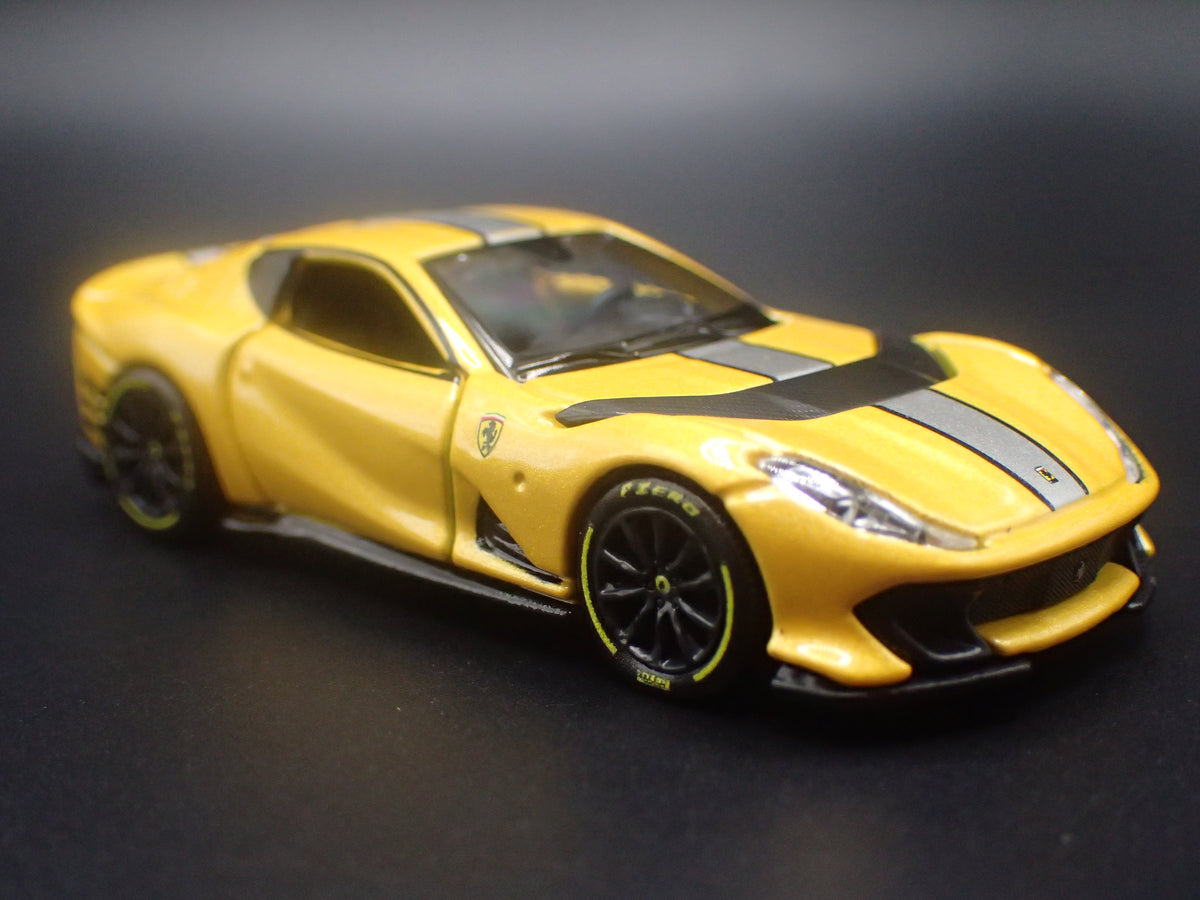 2017-2024 FERRARI 812 COMPETIZIONE 1:64 SCALE COLLECTIBLE DIORAMA DIECAST MODEL CAR