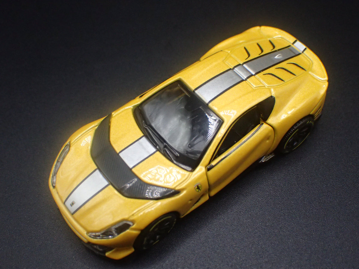 2017-2024 FERRARI 812 COMPETIZIONE 1:64 SCALE COLLECTIBLE DIORAMA DIECAST MODEL CAR