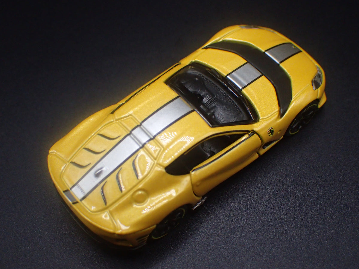 2017-2024 FERRARI 812 COMPETIZIONE 1:64 SCALE COLLECTIBLE DIORAMA DIECAST MODEL CAR