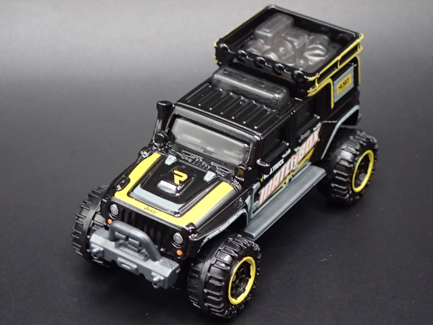 JEEP WRANGLER SUPERLIFT FOUR 4 DOOR BLACK 1:64 SCALE DIORAMA DIECAST MODEL CAR