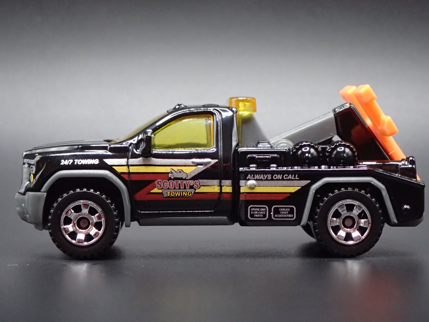 2024 GMC SIERRA 3500 TOW TRUCK WRECKER 1/64 SCALE DIORAMA DIECAST MODEL CAR