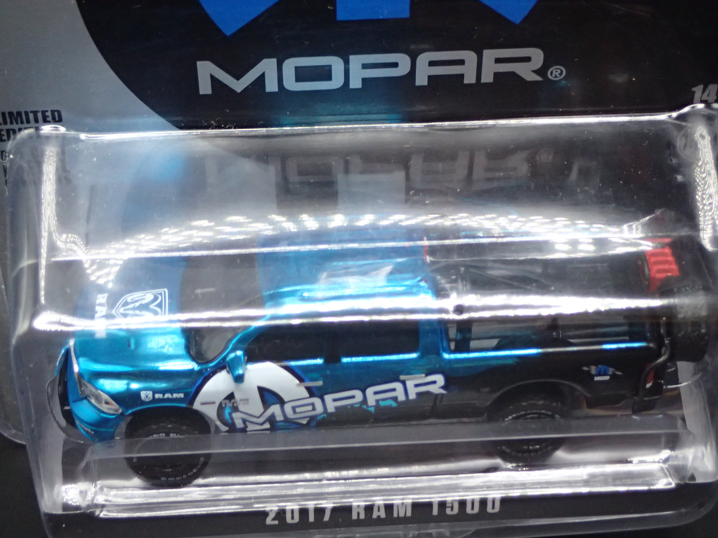 2026 GREENLIGHT GREEN MACHINE 2017 RAM 1500 MOPAR HOBBY CHROME SUPER CHASE 1/64
