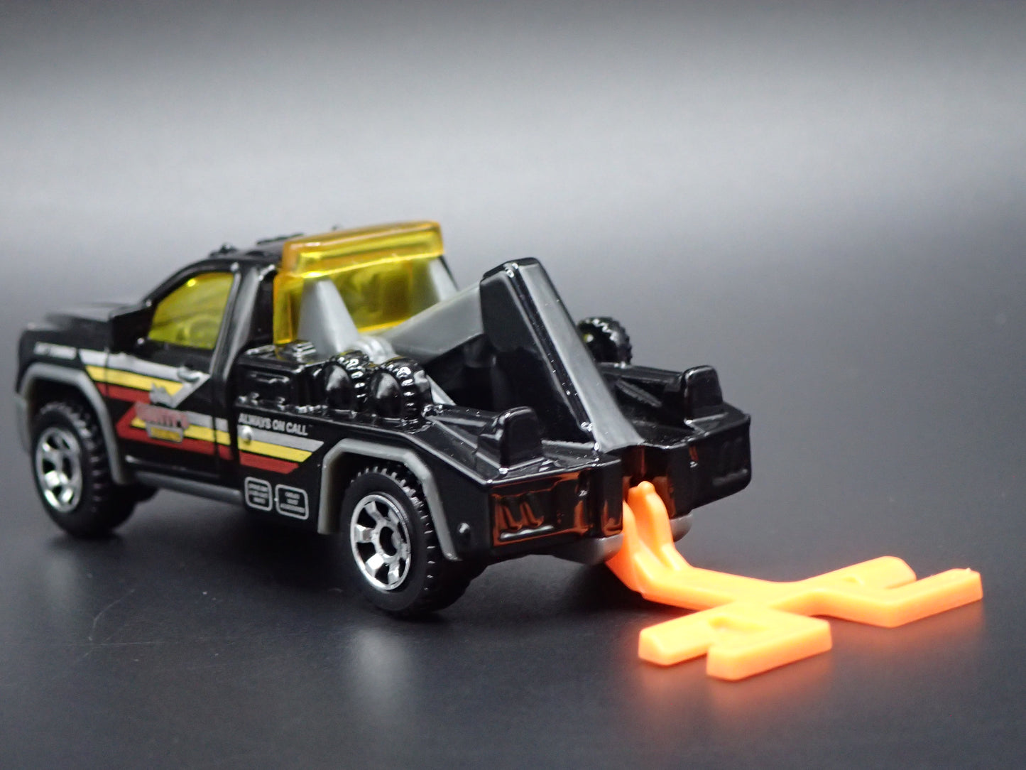 2024 GMC SIERRA 3500 TOW TRUCK WRECKER 1/64 SCALE DIORAMA DIECAST MODEL CAR